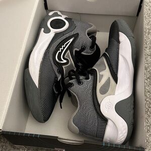 Nike KD Trey 5 Women’s 8.5/Men’s 7